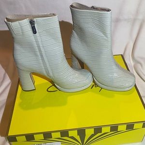 Circus by Sam Edelman Freddie Two-Tone Platform Boot